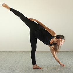 Yoga-Asana mit geöffneten Augen – Brahmacarya, Wachheit und bewusste Wahrnehmung
